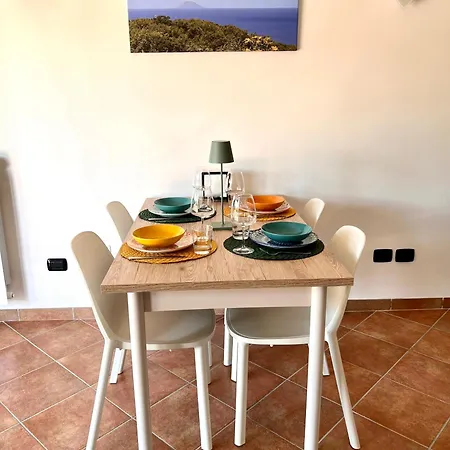 Affittacamere In Angisi 4*